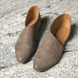 Boutique Flats Qupid Split Side